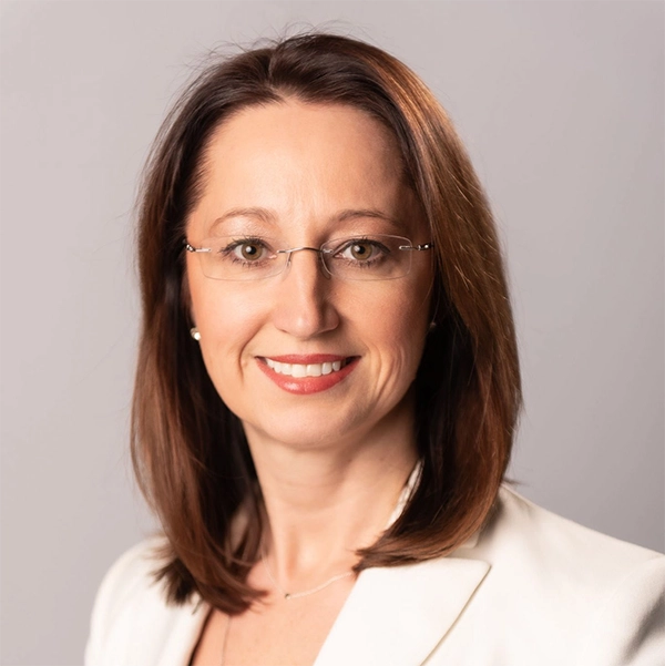 Anna_Radziwillowicz_headshot